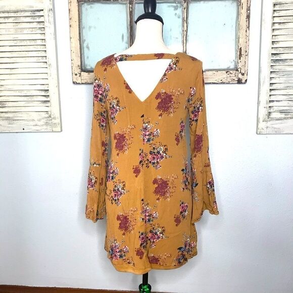 Beautiful Floral Alter’d State Boho Style Mini - Picture 2 of 10